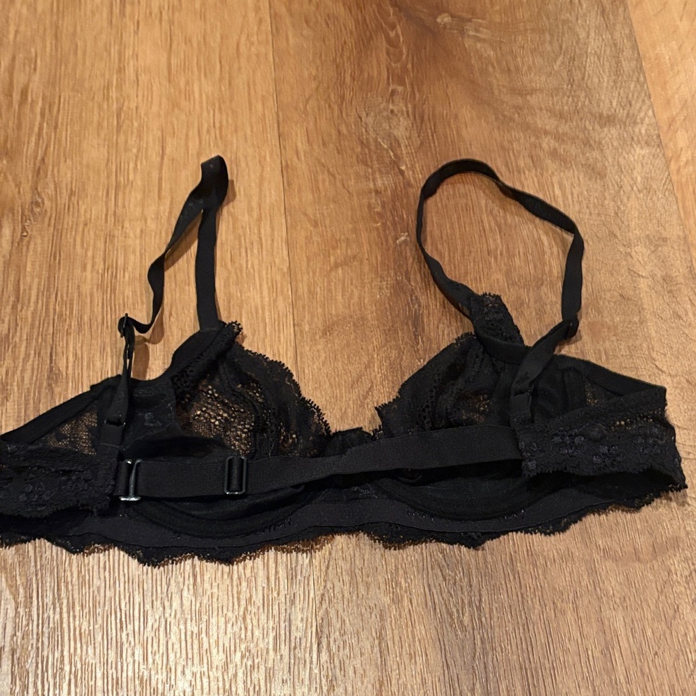 Intimissimi Elegant Black Lace Bra - Picture 3 of 3